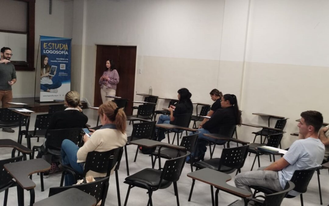 CHARLAS EN UNIVERSIDAD NACIONAL DE CÓRDOBA